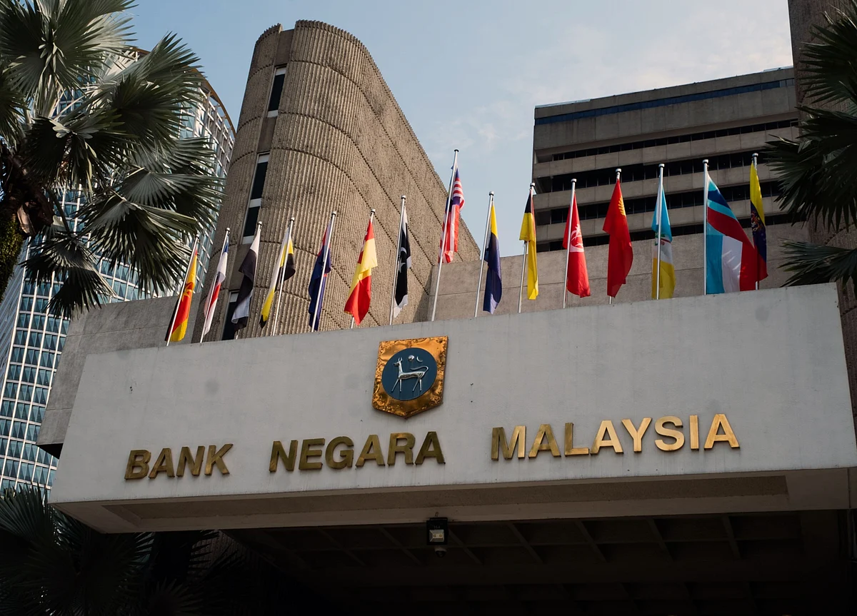 Malaysia Cuts Key Rate by Most Since 2009 as Economy Reopens
