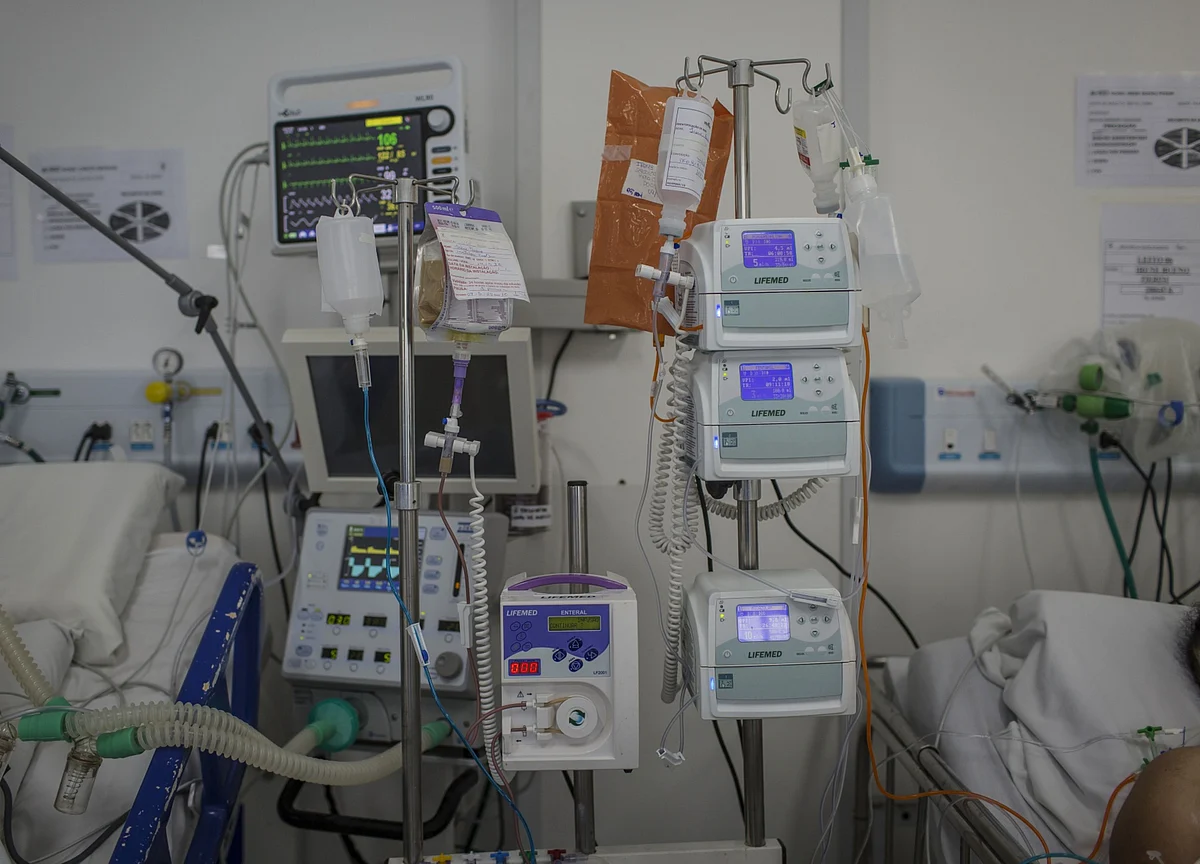 Broken Ventilators Spark Push to End Limits on Who Can Fix Them