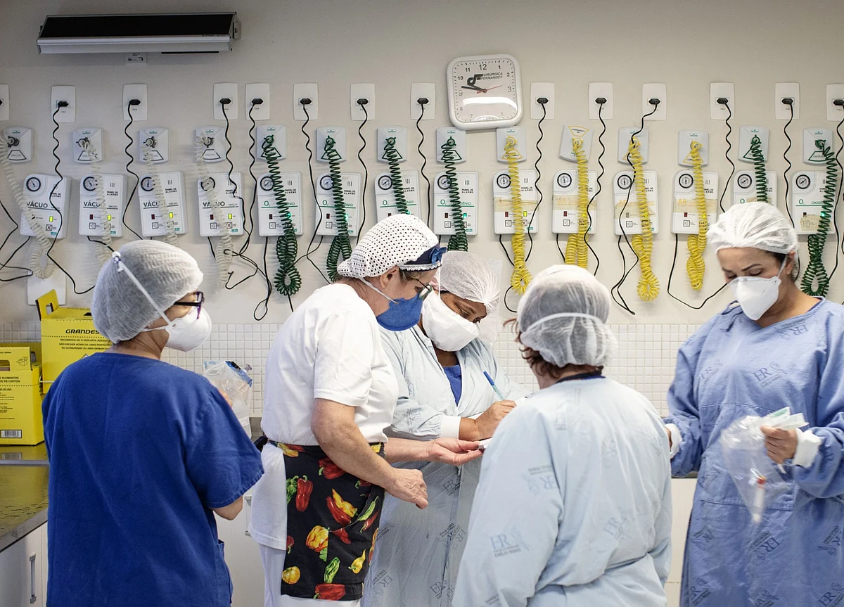 Soaring Cases, Lost Ventilators Show Chaos of Brazil Virus Fight