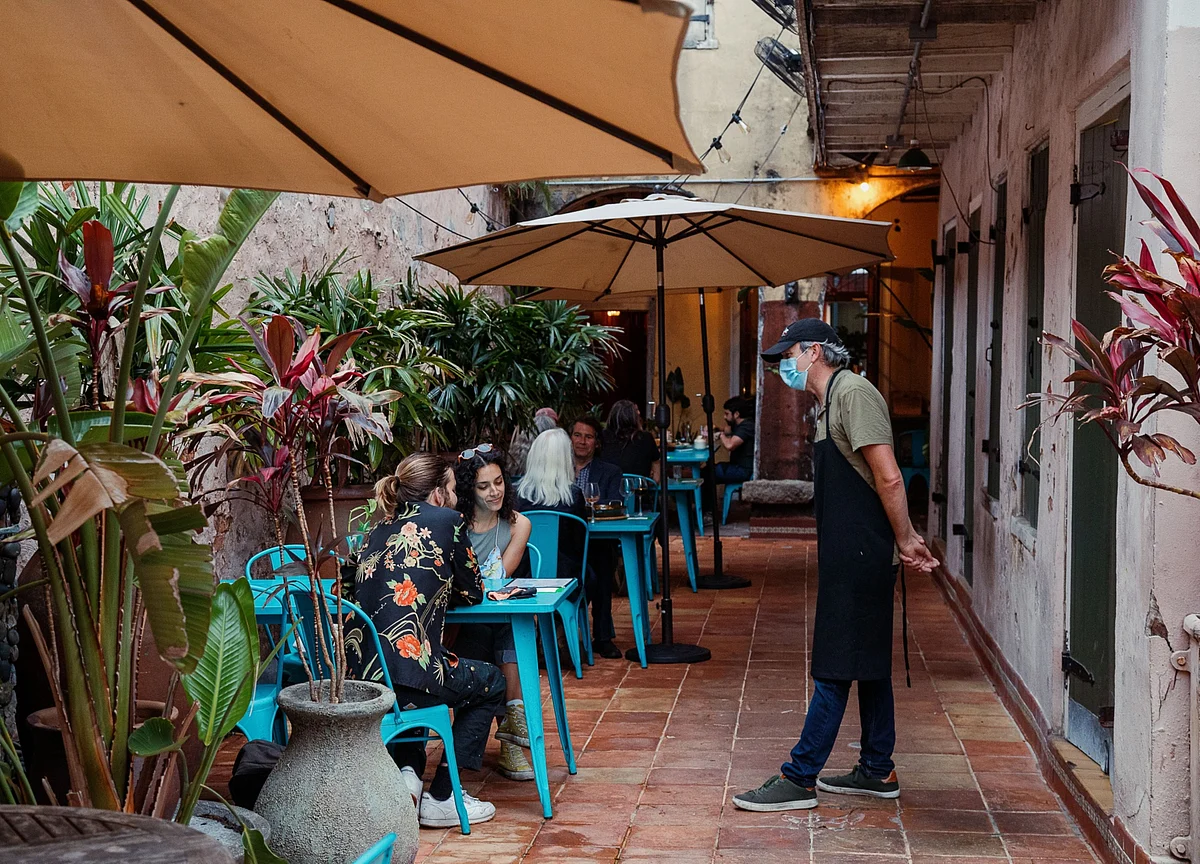 Shorter Menus, Hampers and a Drink on the House: Dining in the Post-Virus Era