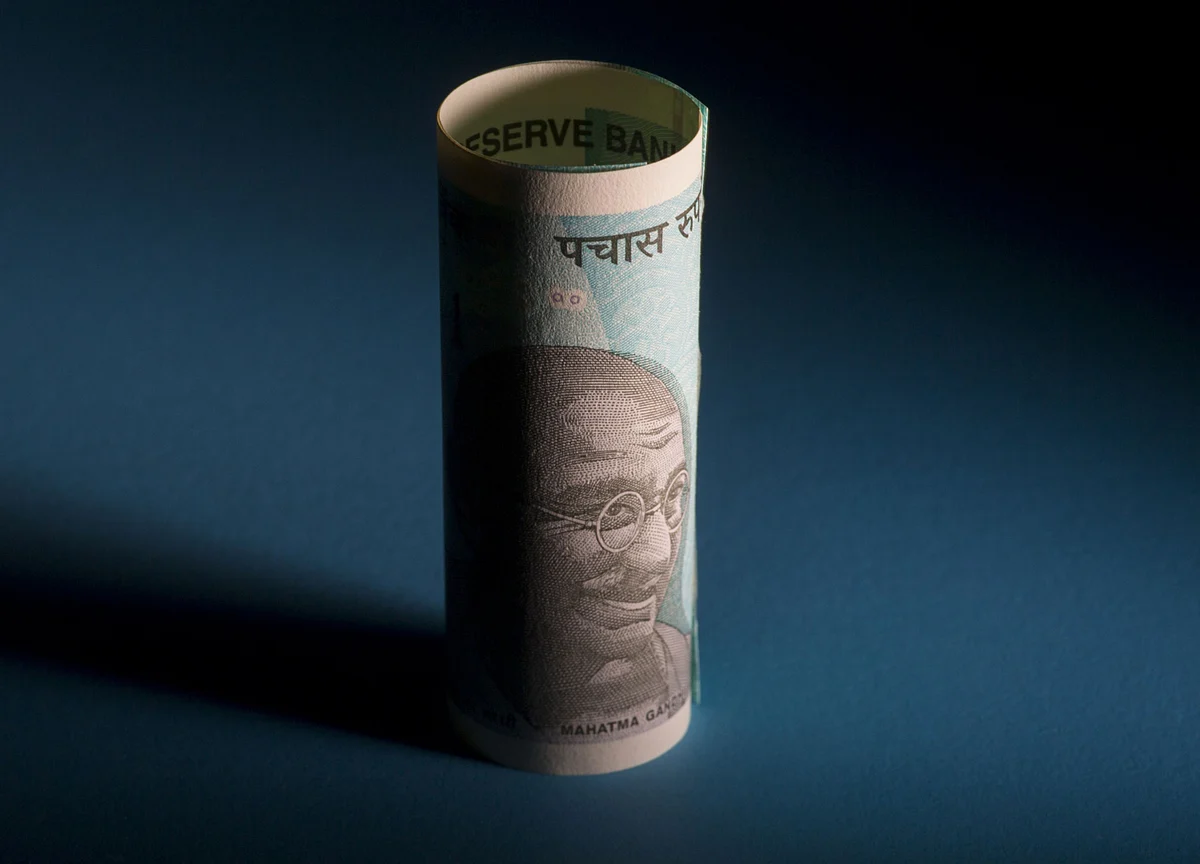 Record Cash Sees India Bond Sale Through Despite Borrowing Spike