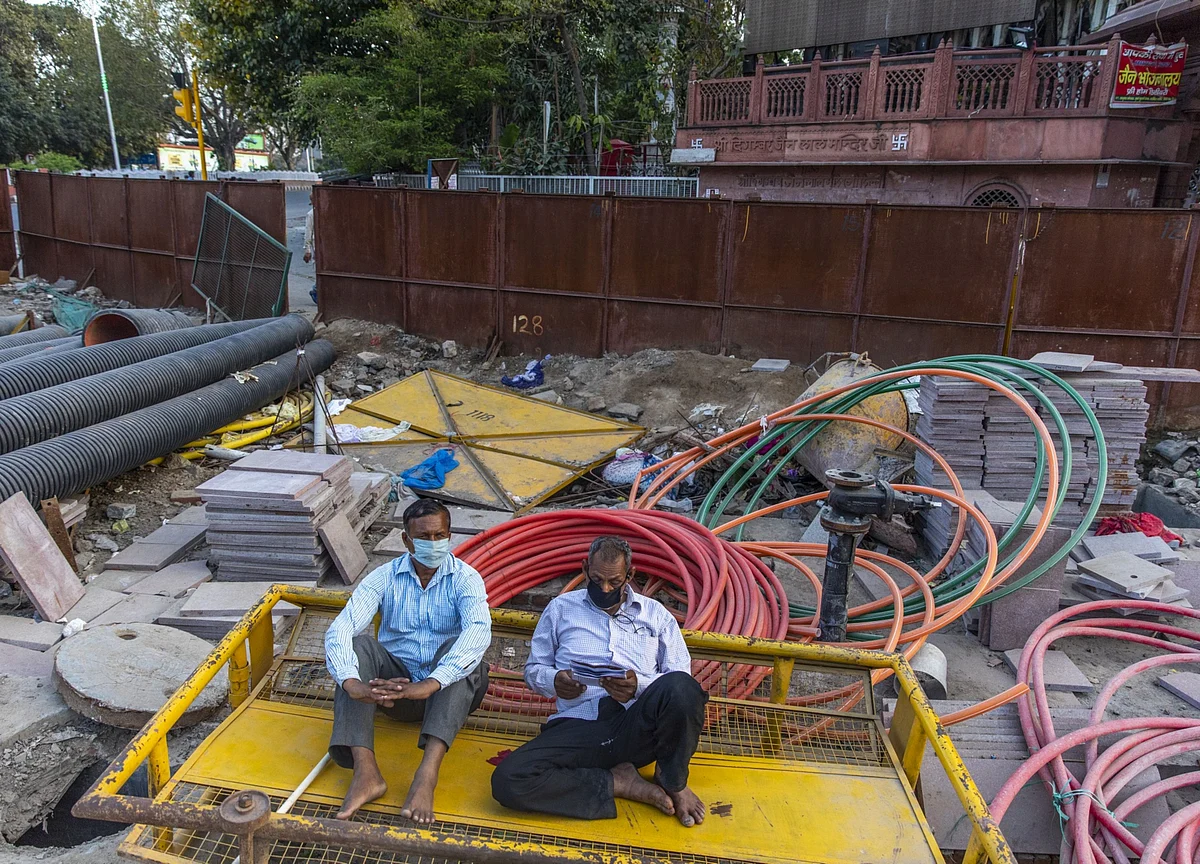Biggest Job Creator Short of Labor Amid Vast India Unemployment