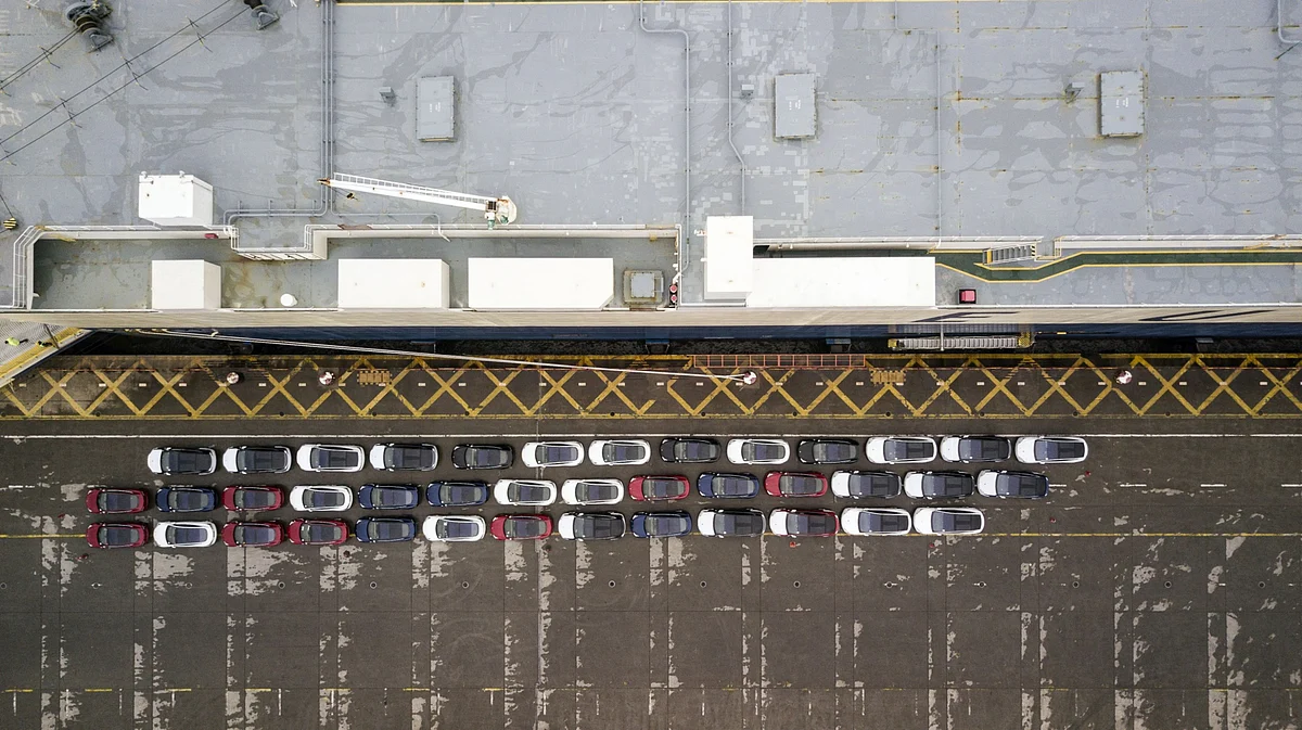 SUVs Get Parked in the Sea, Revealing Scope of U.S. Auto Market Glut