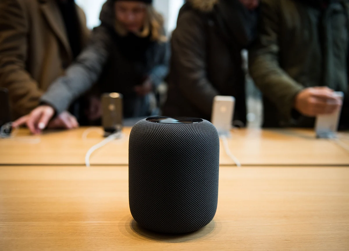 Apple Buys Machine-Learning Startup to Improve Data Used in Siri