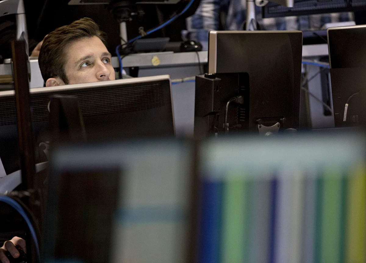 Sensex, Nifty End Lacklustre Session With Third Day Of Gains
