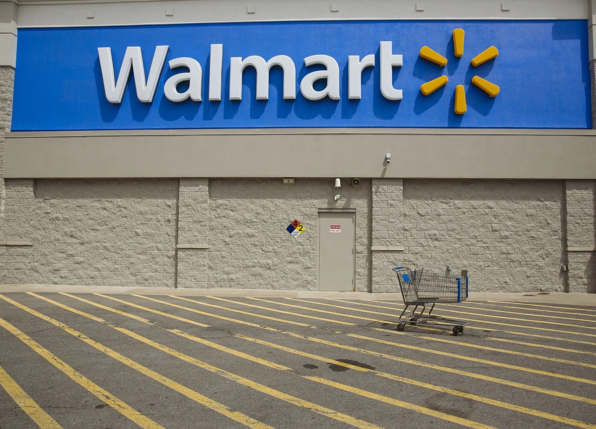 Walmart Sales Soar on Consumer Stockpiling and Online Shift