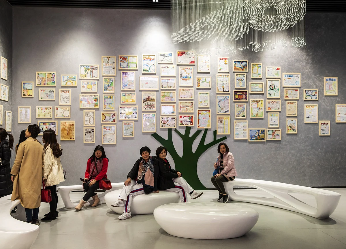 Contemporary Art Needs Big Gatherings and Gossip to Survive