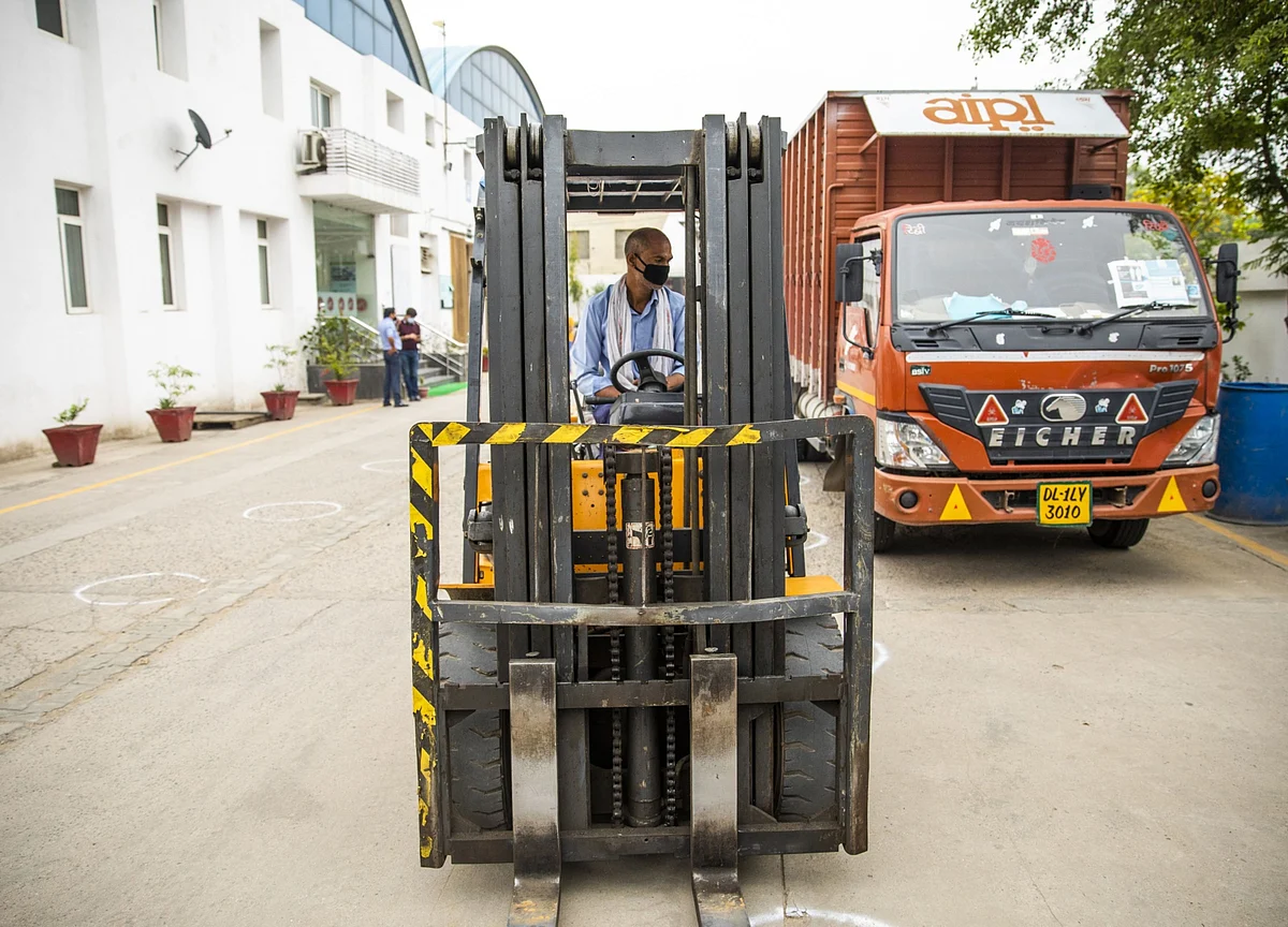 Indian States Ease Labor Laws, Letting Companies Fire at Will, Extend Hours