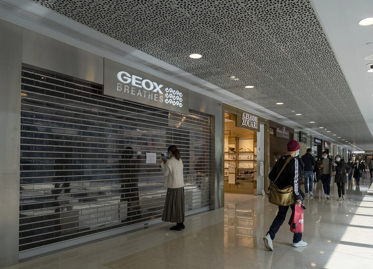 Chinese Malls, Dependent on Restaurants, Face a Bleak Future