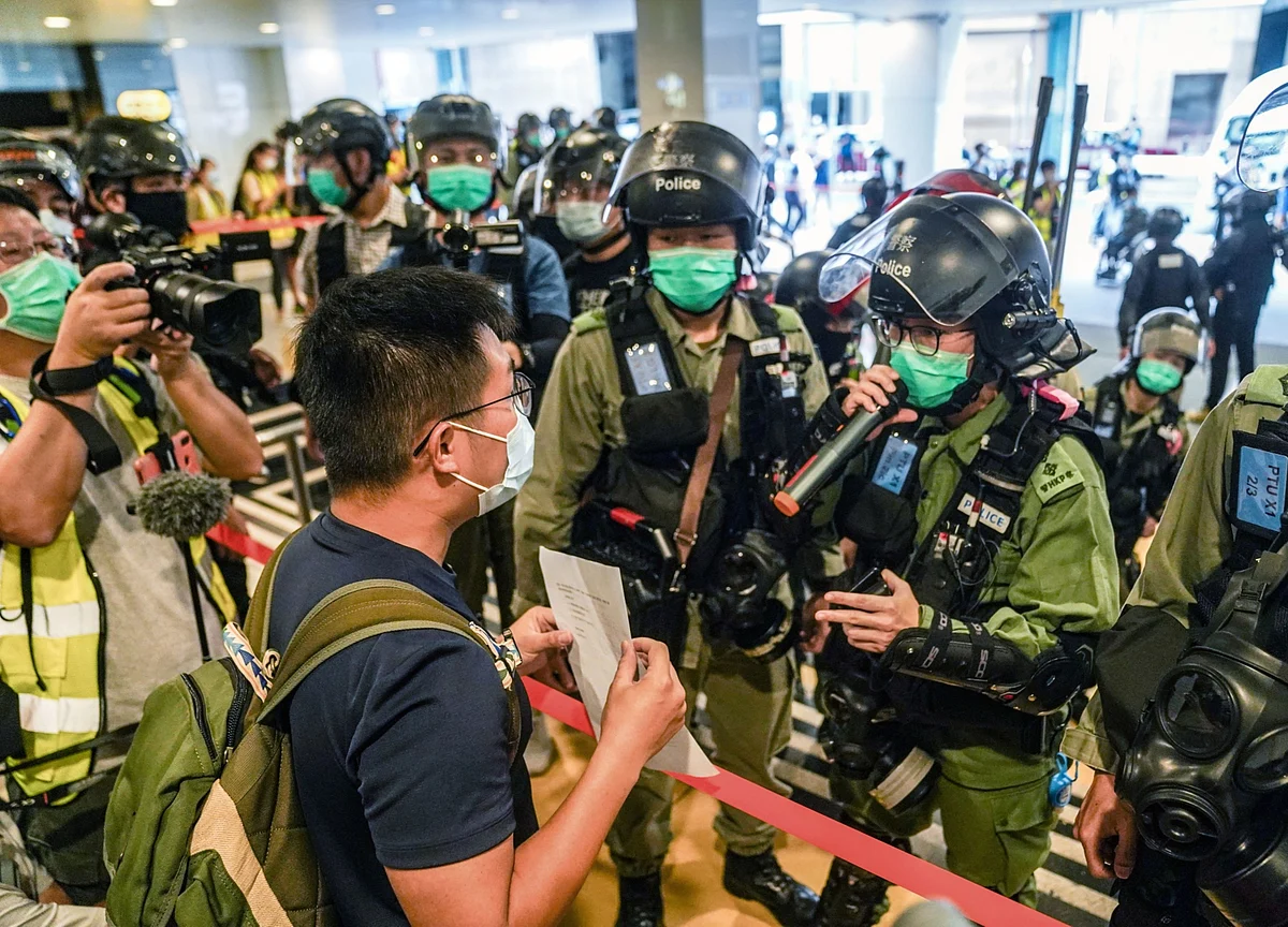 U.K. Plans Citizenship for Hong Kong Residents in Row With China