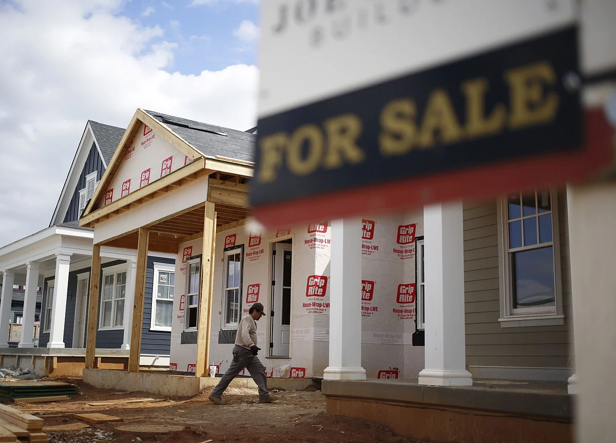 U.S. Homebuilders Defy Expectations With Gain in New-Home Sales