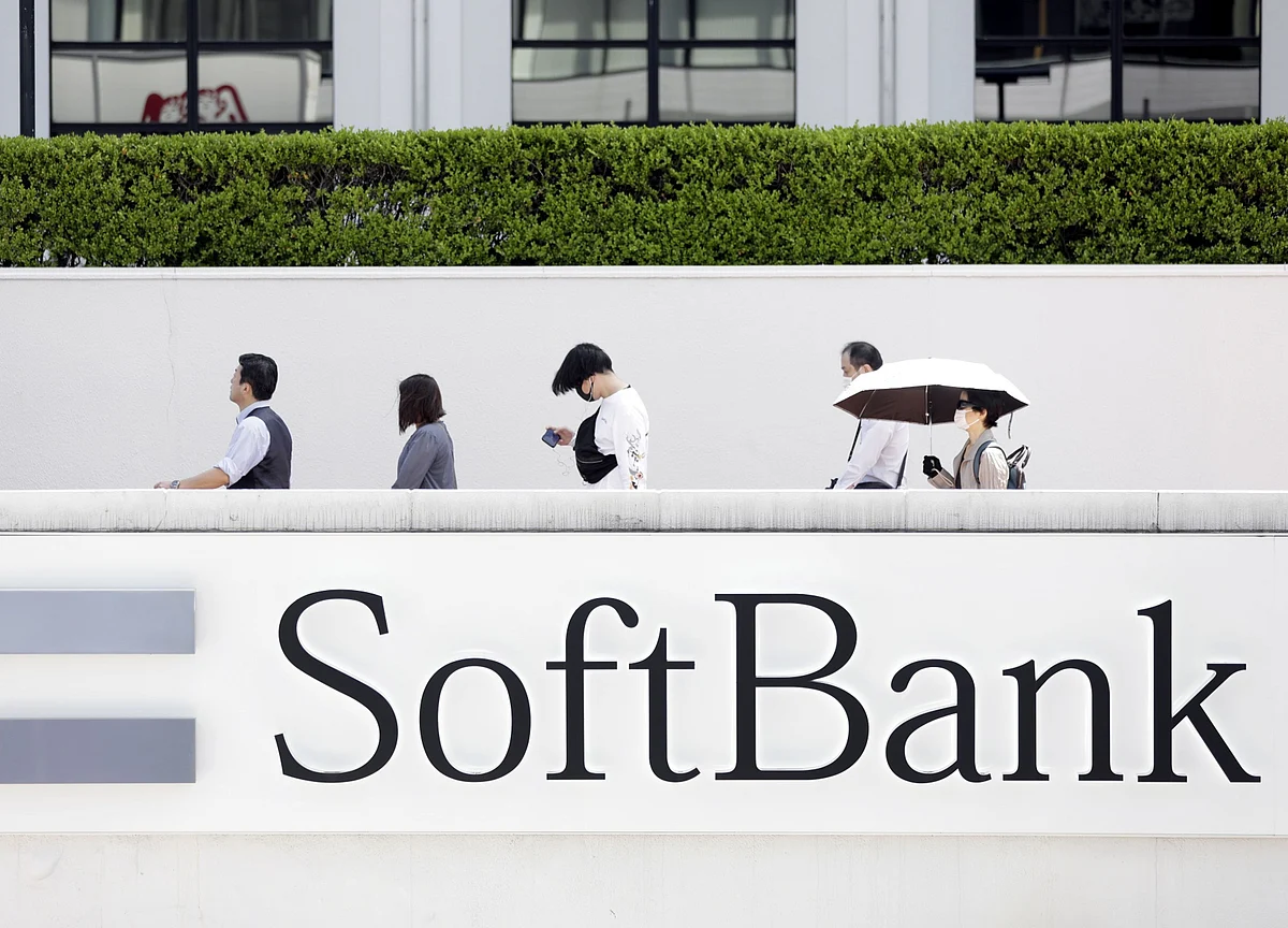 SoftBank To Sell 5% of Wireless Arm For Up to $2.9 Billion