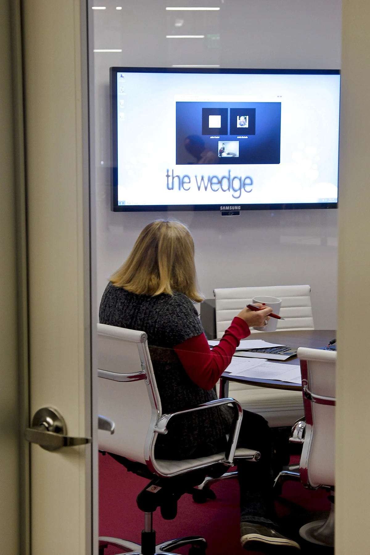 Financial Hiring Gets Tougher in Never-Meet-in-Person Era