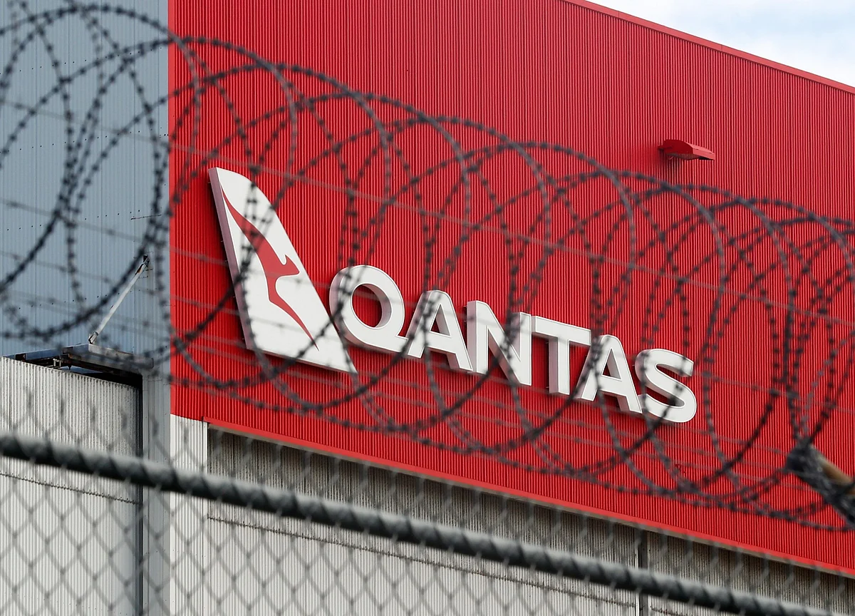 Qantas Says Fares Could Jump Ninefold With Social Distancing