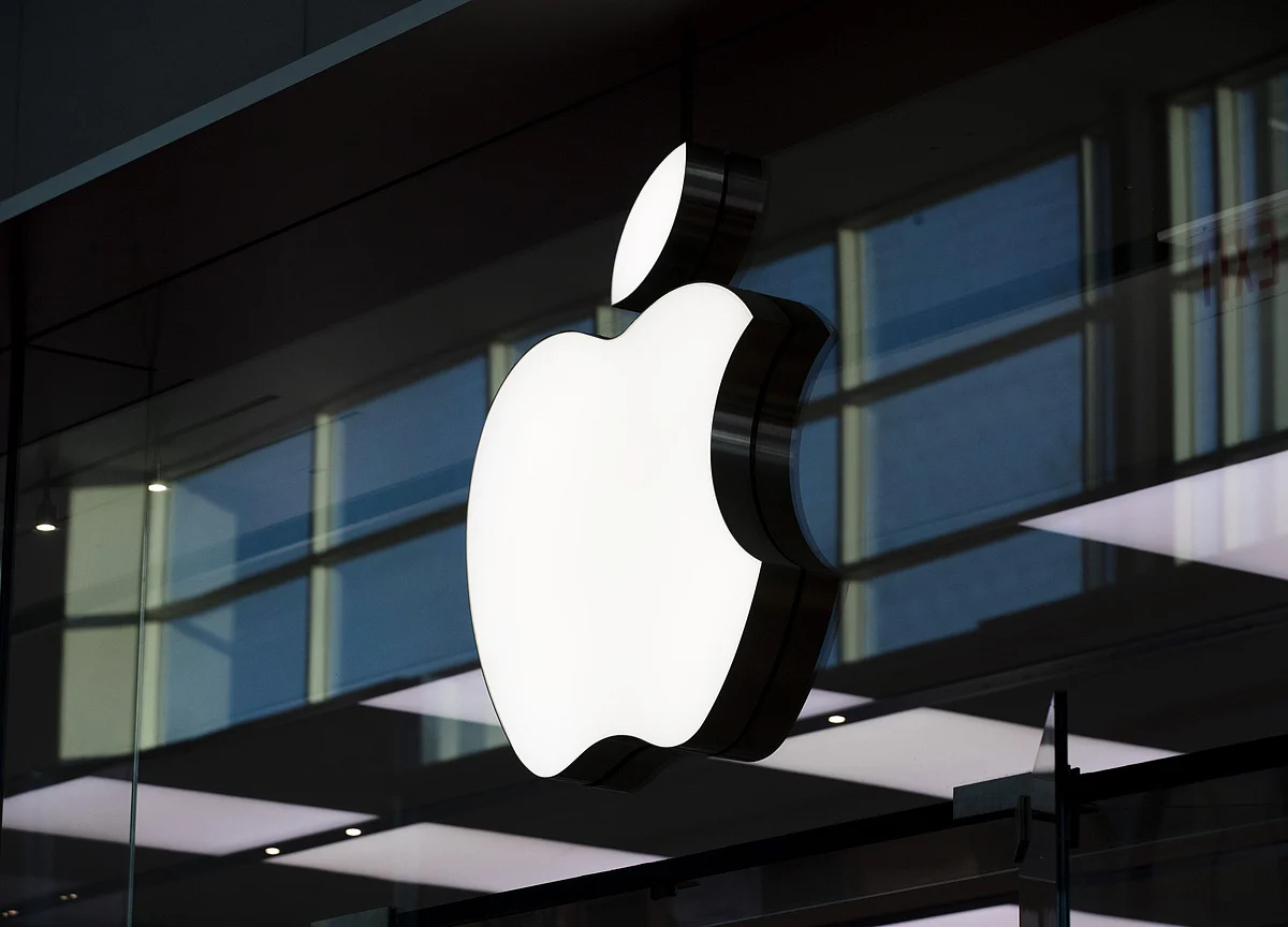 Apple Plans to Return More Staff to Offices in Break From Rivals