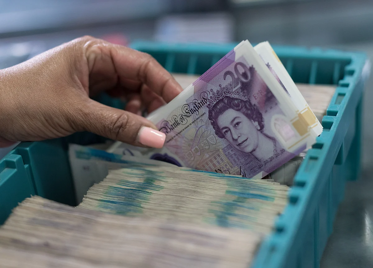 Pound Jumps as Traders Look for Endgame to U.K.-EU Trade Talks