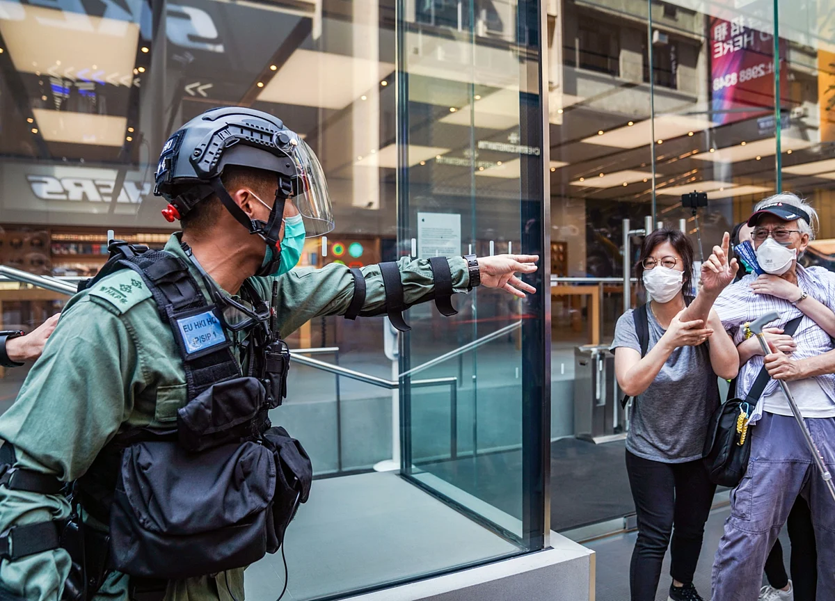 Protests Dwindle, Police Arrest More Than 300: Hong Kong Update