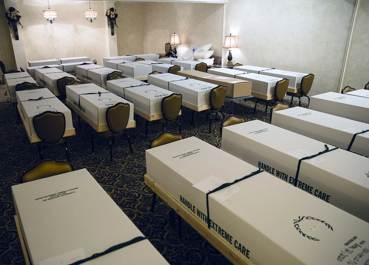 Virus Deaths Hit 100,000 and U.S. Funeral Business Is in Trouble