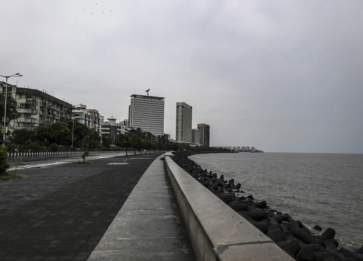 Rare Cyclone to Disrupt Business in India’s Financial Hub