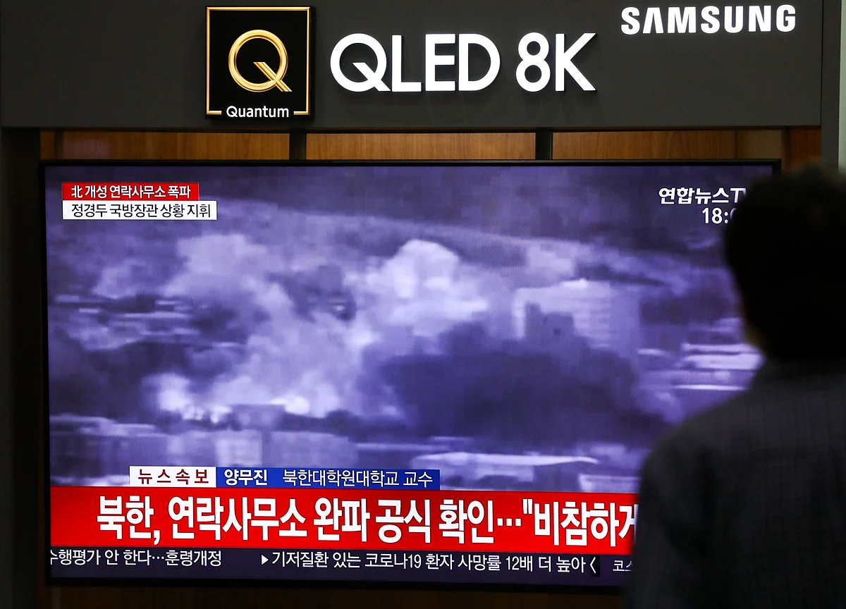 Kim Jong Un Destroys Joint Korea Office in Rebuke to Seoul