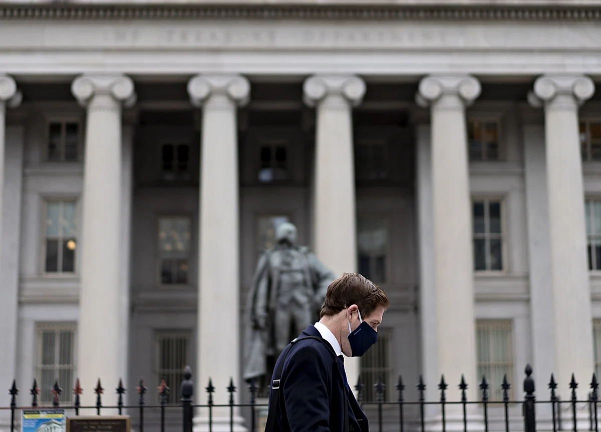 Fed to Stay Full Throttle With Credit Support Despite Debt Rally