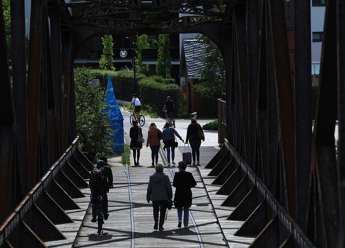 German Economy Set to Shrink 7% Even With Recovery Underway
