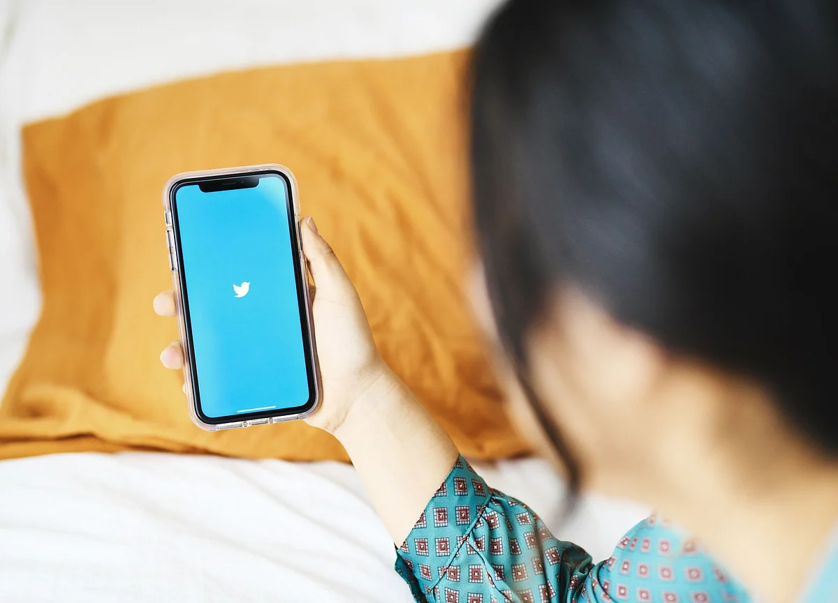 Twitter Will Prompt Some Users to Read Before Retweeting