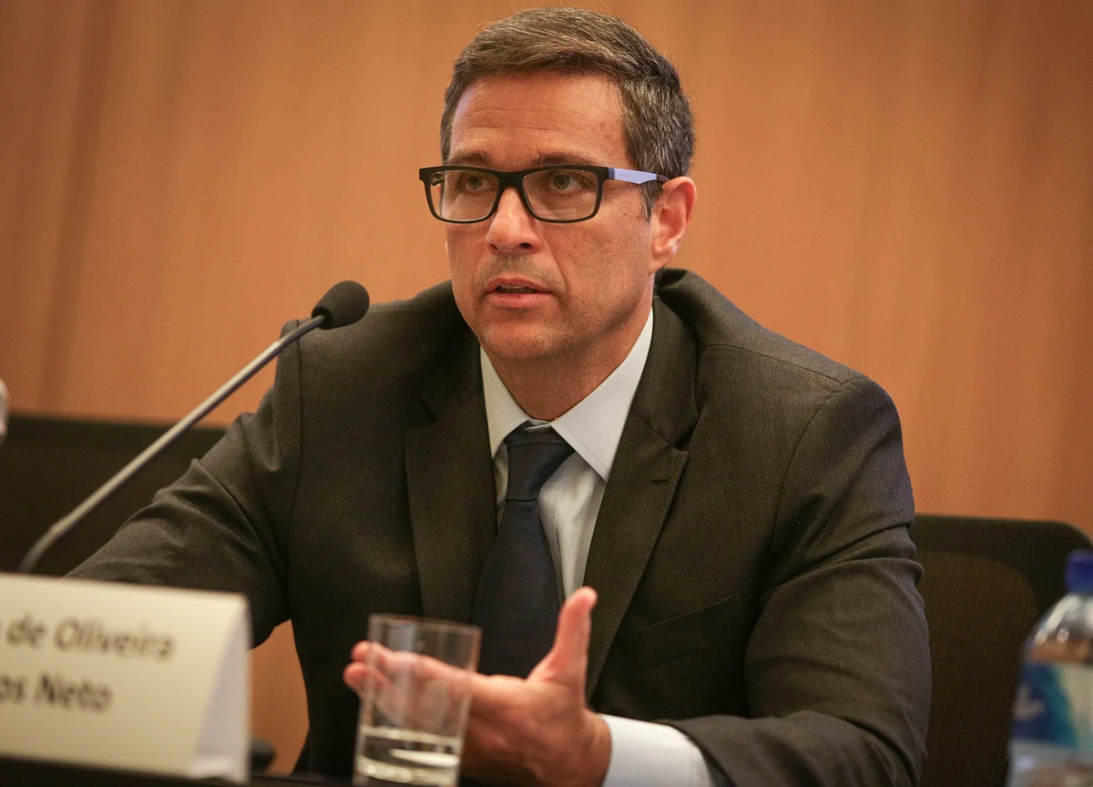 Brazil Cuts Rates to 3.75% With Recession Likely After Virus