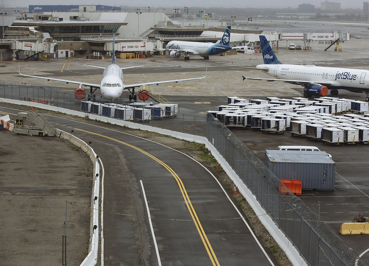 U.S. to Curb Chinese Airlines’ Access, Stoking Trade Tension