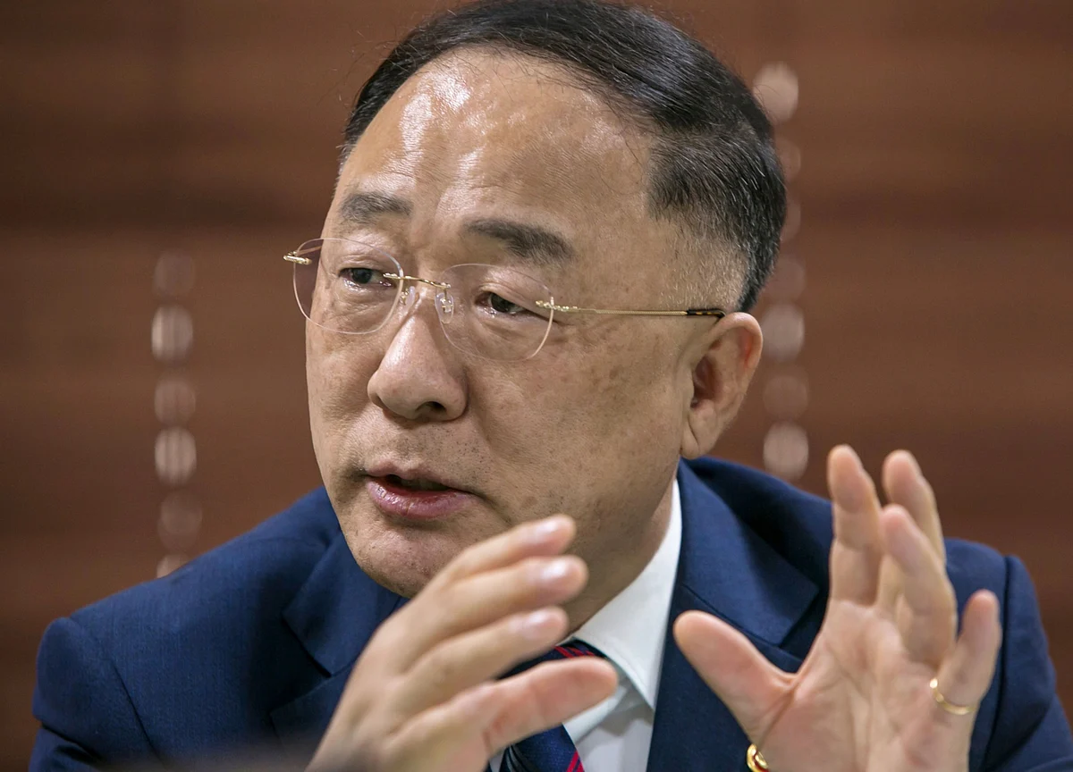 South Korea Finance Minister Sees Third Extra Budget as Last