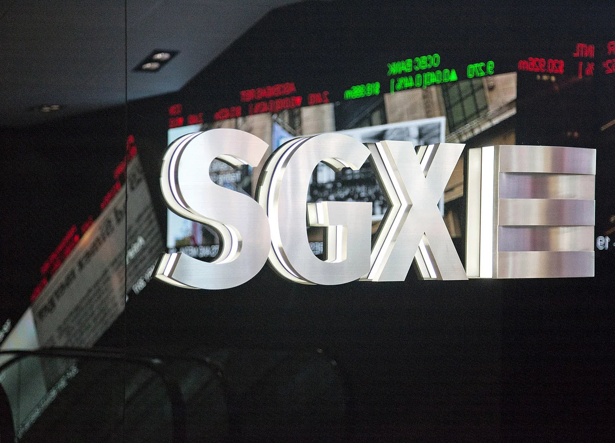 Negative Rate Benefits Seen Limited for Singapore’s Stock Market