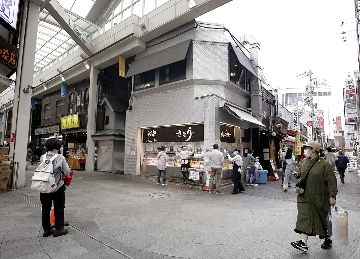 Japan’s Economy Shrinks Less as Analysts Question Capex Data