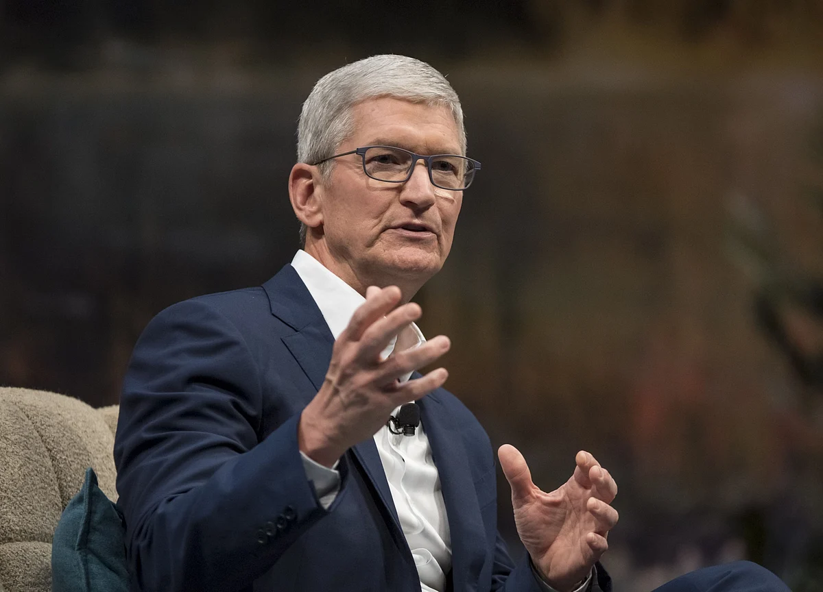 Apple’s Cook Says ‘Painful Past Is Still Present Today’ in Memo