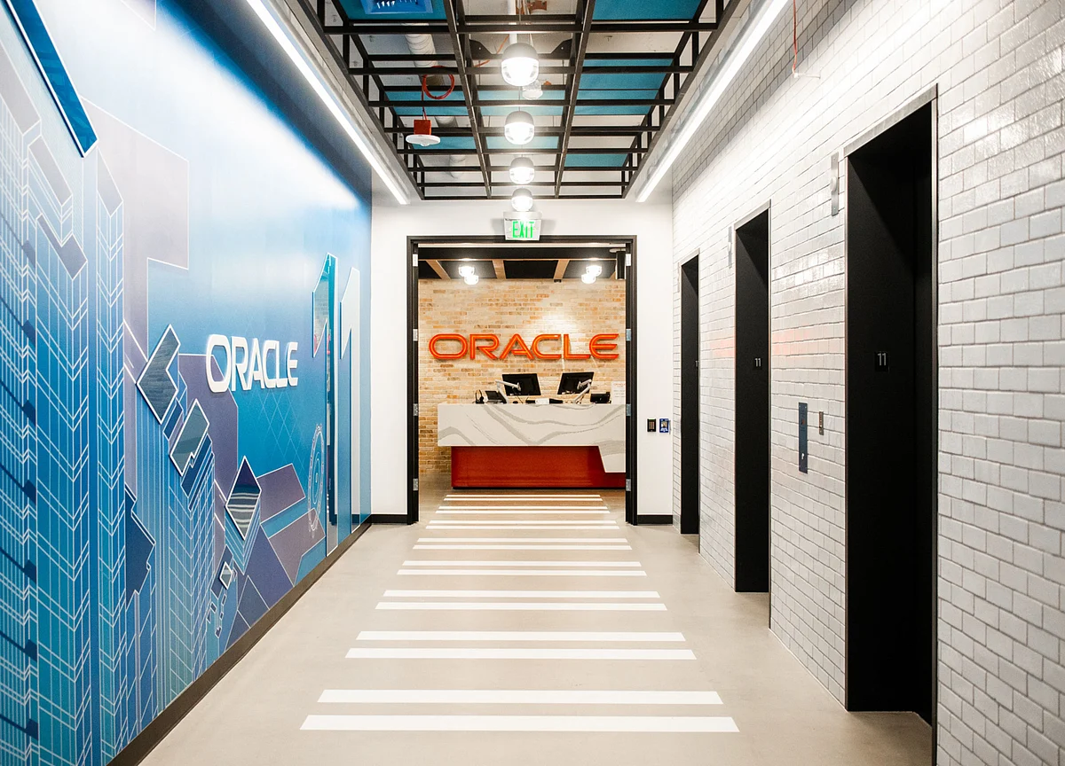 Oracle Expects Flat Sales on Fewer Corporate Software Deals