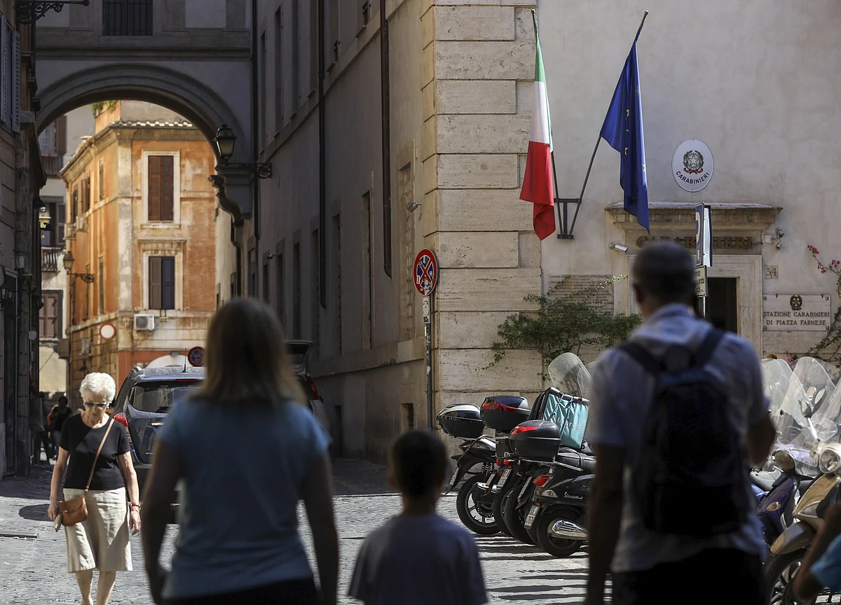 Japan Shows Why Italy’s Yields Are a Form of Euro Membership Fee