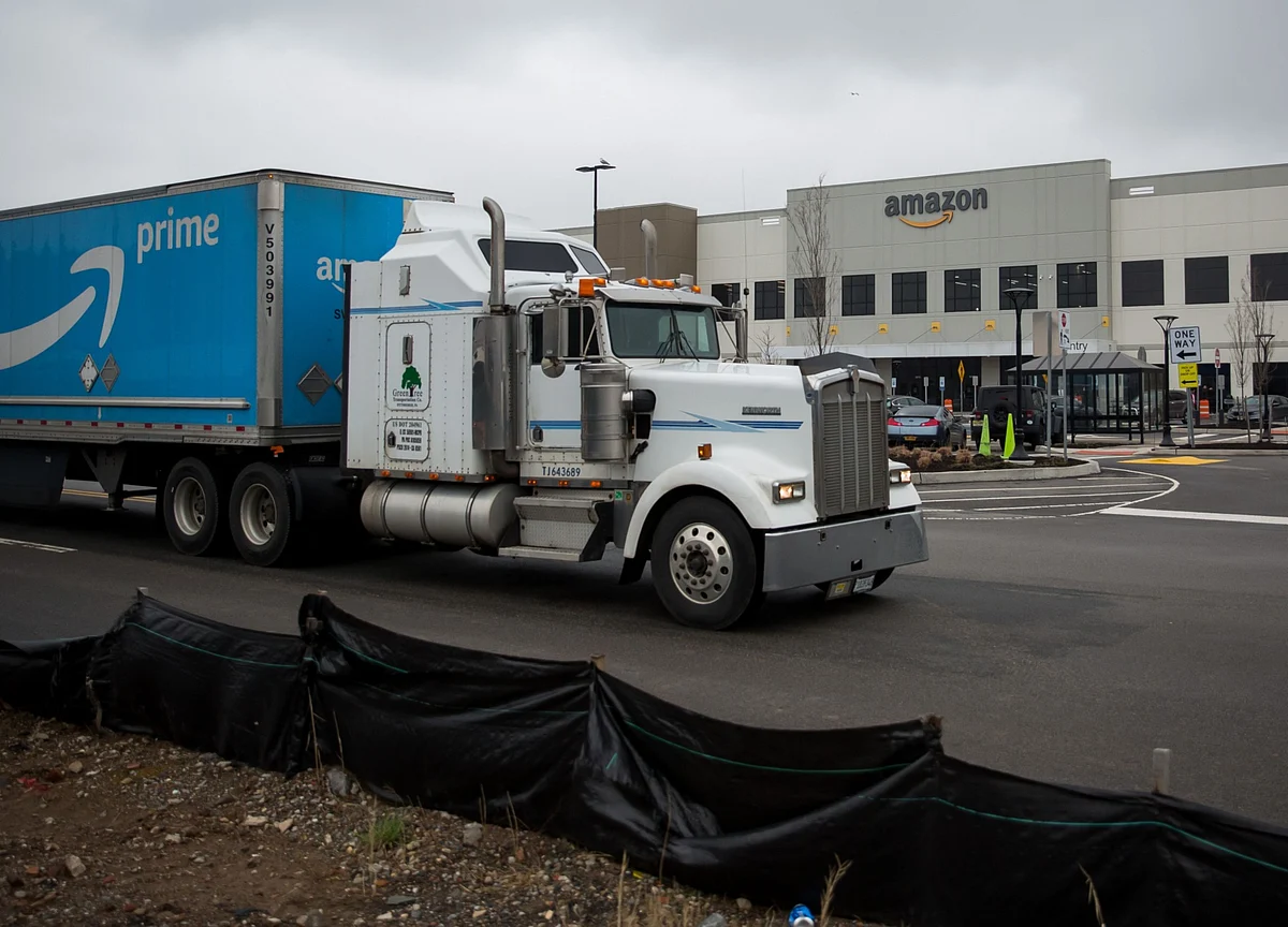 Amazon’s Carbon Emissions Increased 15% Amid Rapid Sales Growth