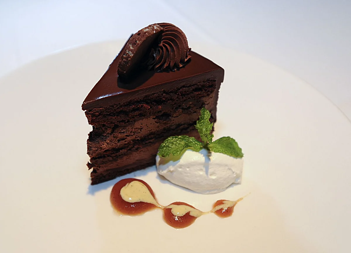 Baker to the Stars’ Simple Recipe for Flourless Chocolate Cake at Home