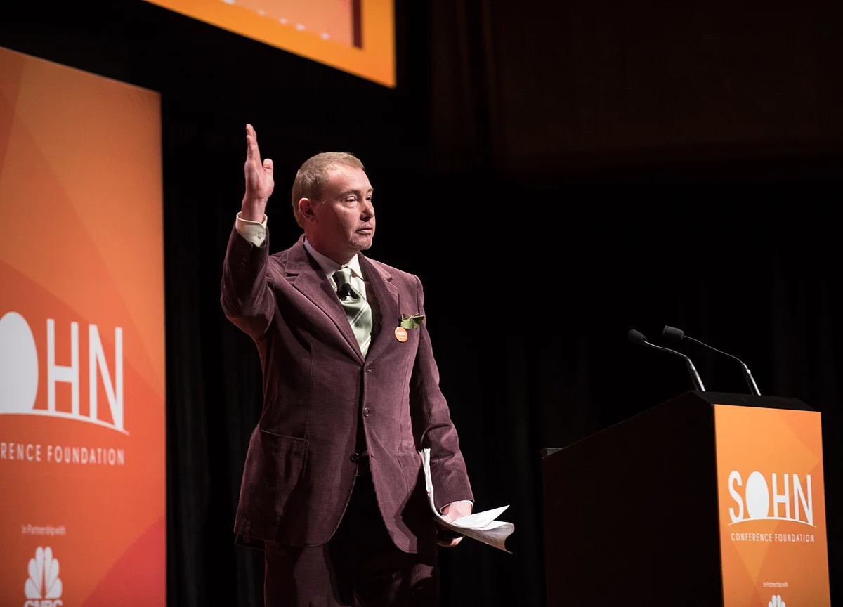 Gundlach Warns Rising Rates May Lead Fed to Yield-Curve Control
