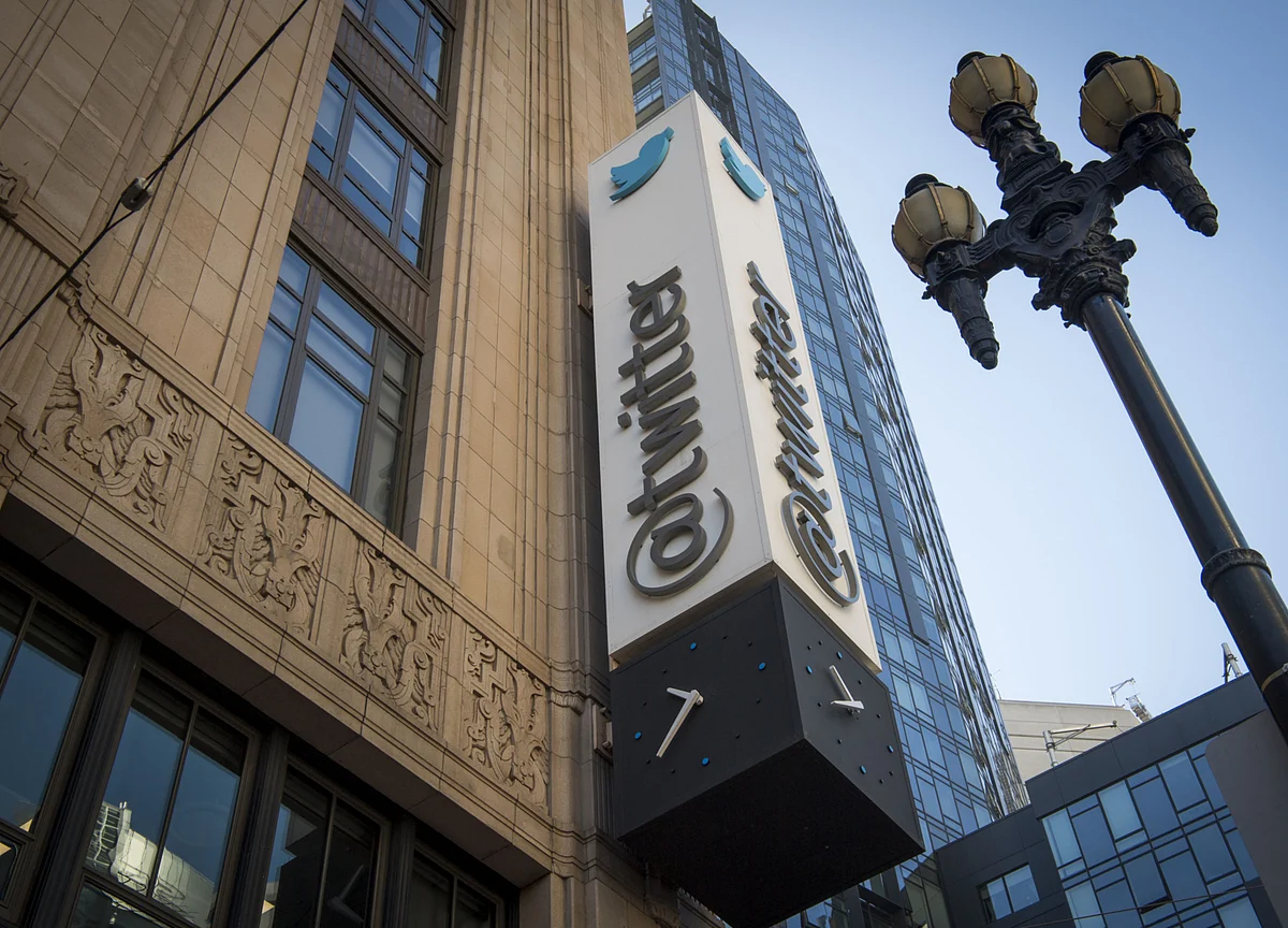 Macron Told Dorsey Twitter Is Welcome to Move Company to France
