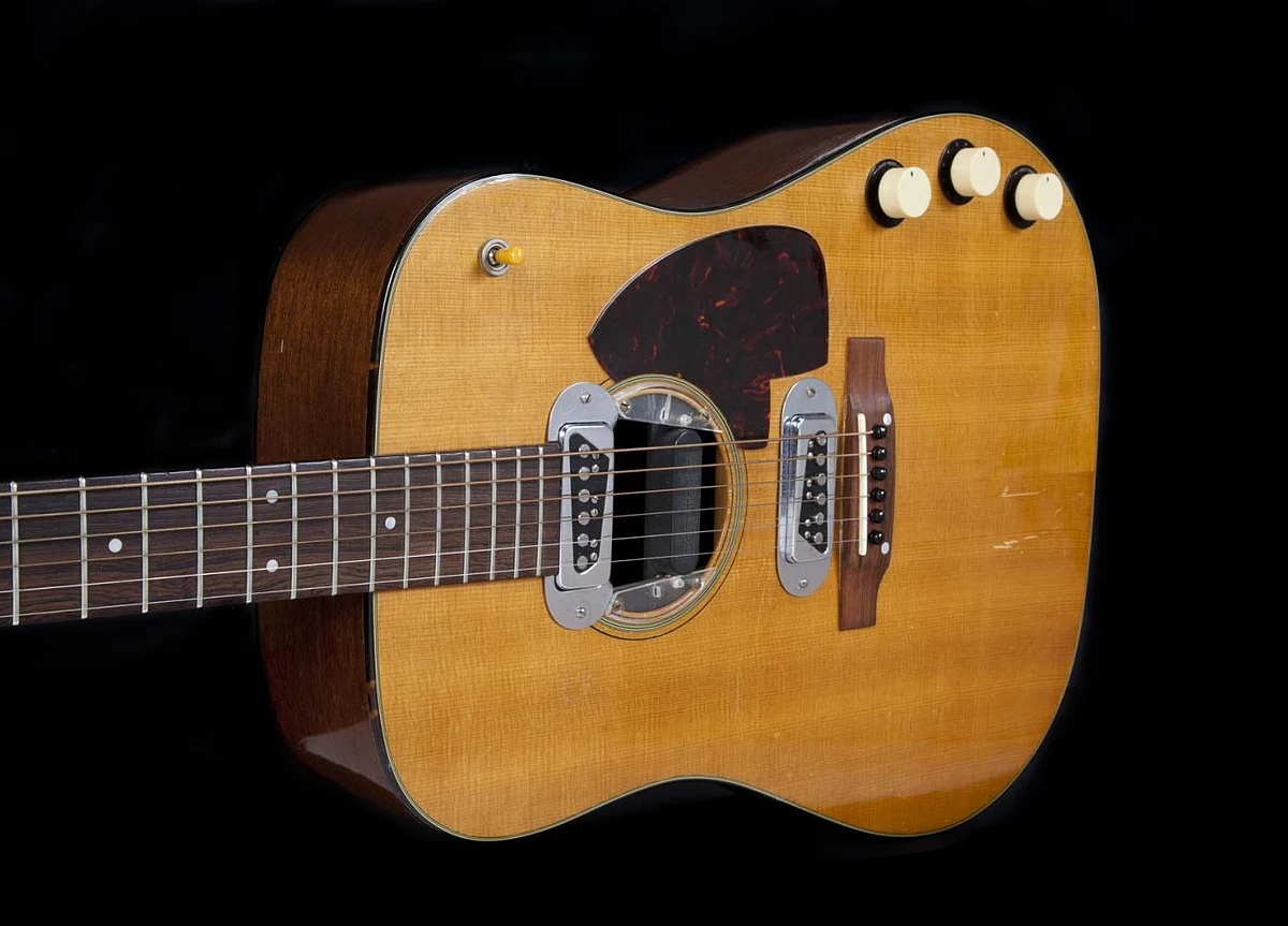 Kurt Cobain’s MTV ‘Unplugged’ Guitar Rakes in $6 Million