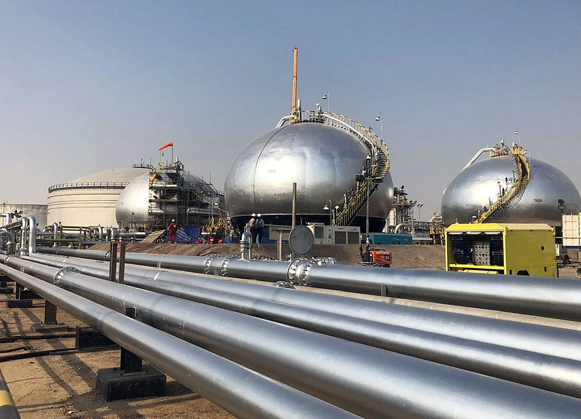 Oil Falls Most in a Week With Stronger U.S. Dollar Cooling Rally