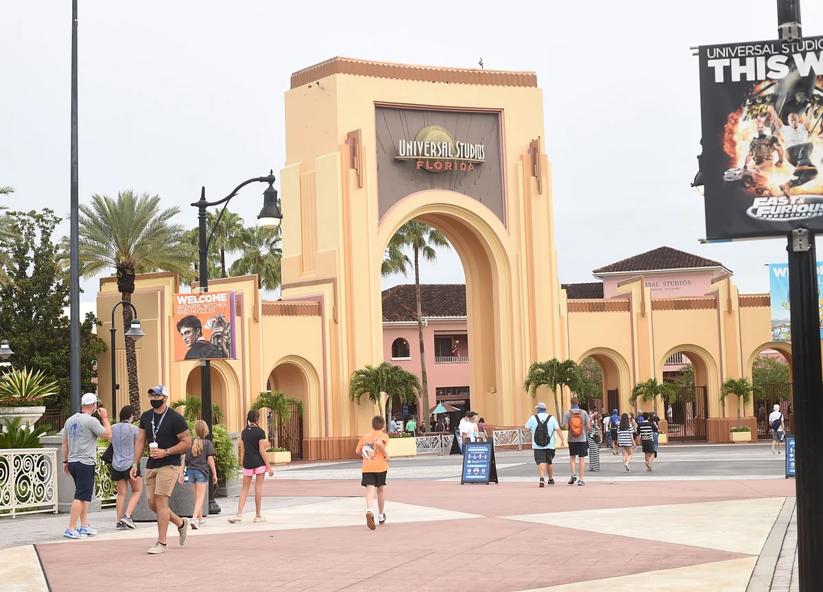 Universal Studios’ Crowds Look Severely Thin After Reopening