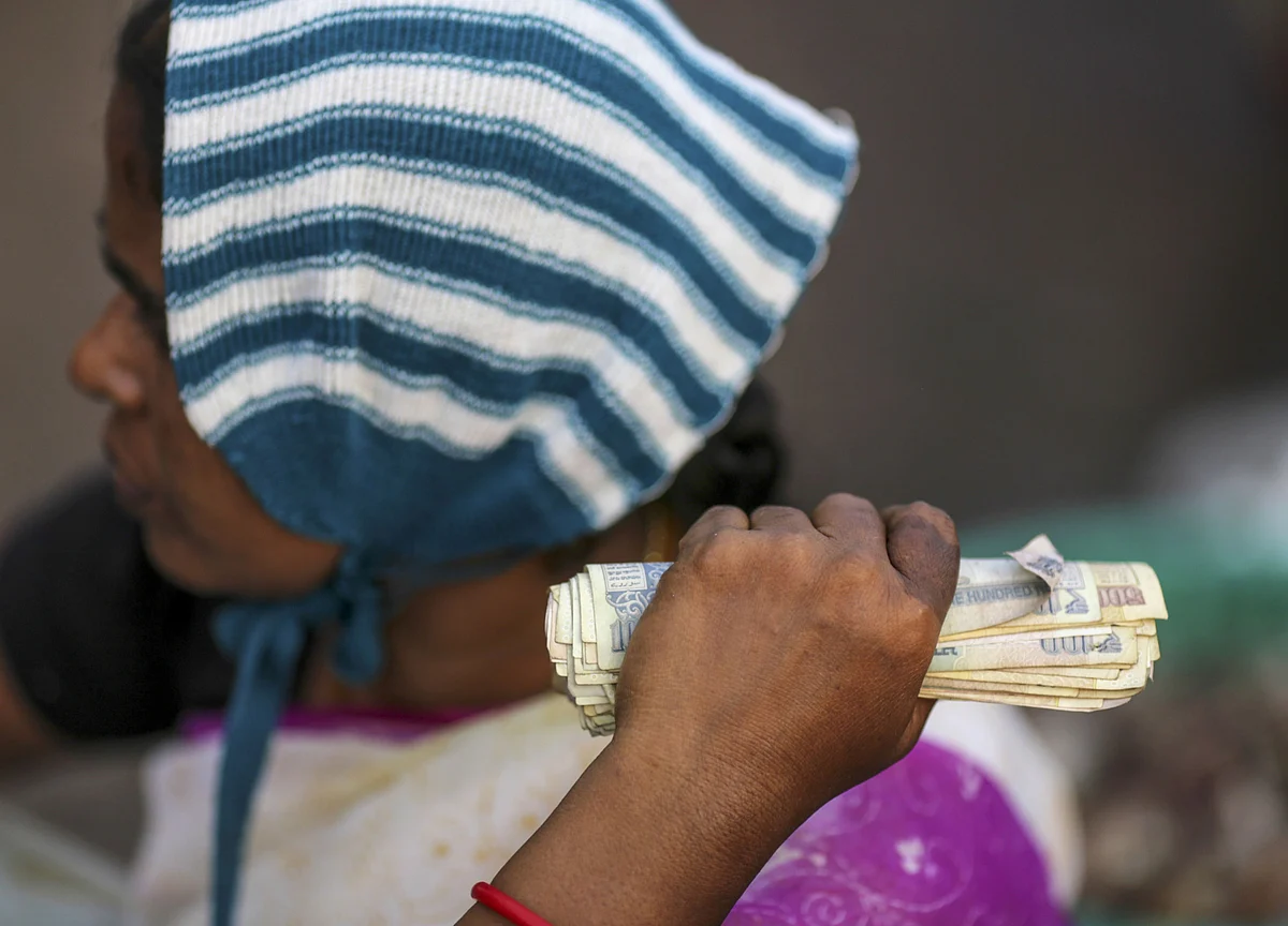 Attractive Spreads Lure Traders to Belly of India Bond Curve