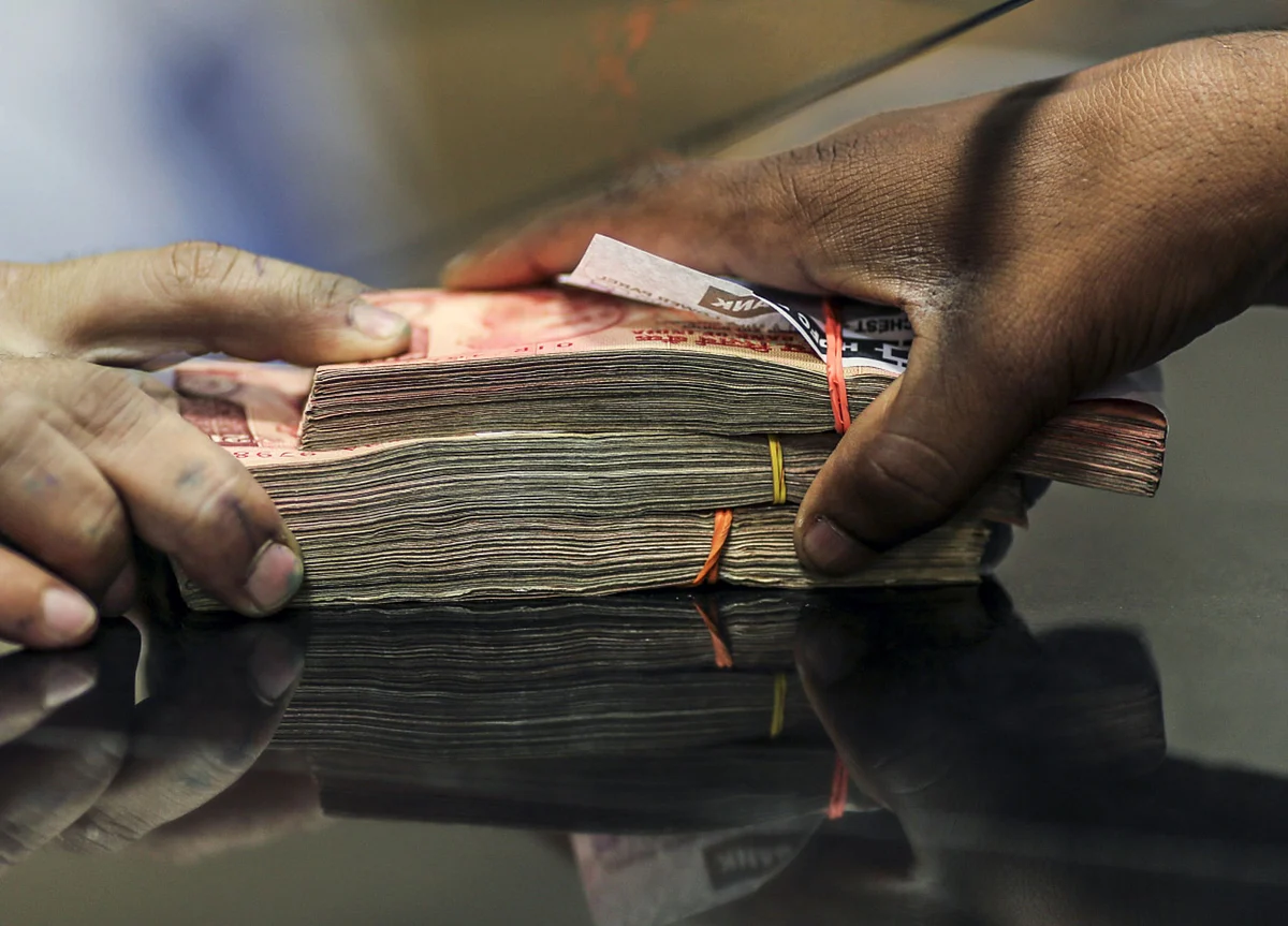 Even With $500 Billion Warchest, RBI Won’t Let Rupee Climb