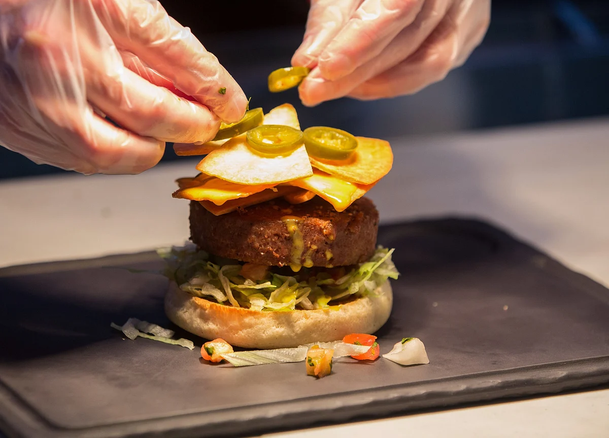 How Cooking With Impossible’s Burger Meat Stands Up to the Real Thing