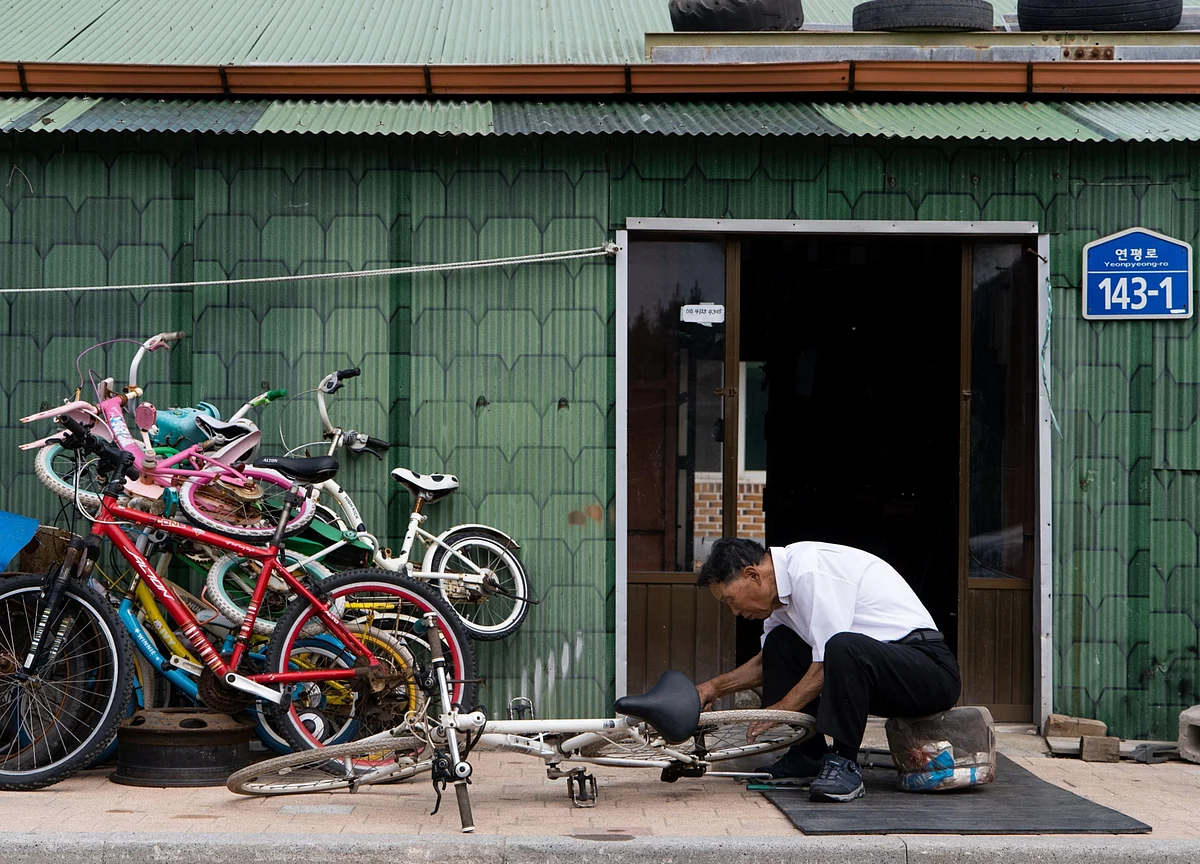 Korea’s Unemployment Rate Unexpectedly Falls Amid Stimulus