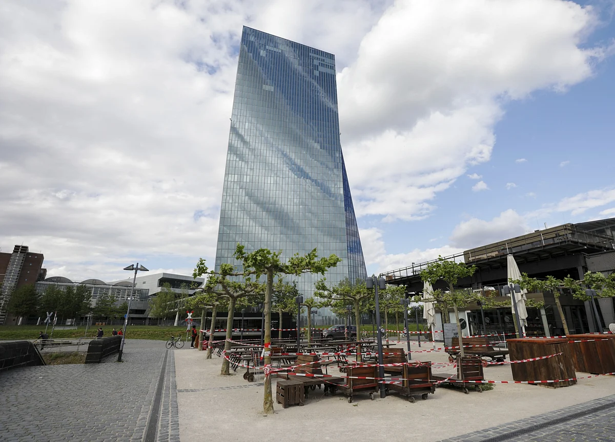 ECB Urges Banks to Pause Shareholder Payouts for Longer
