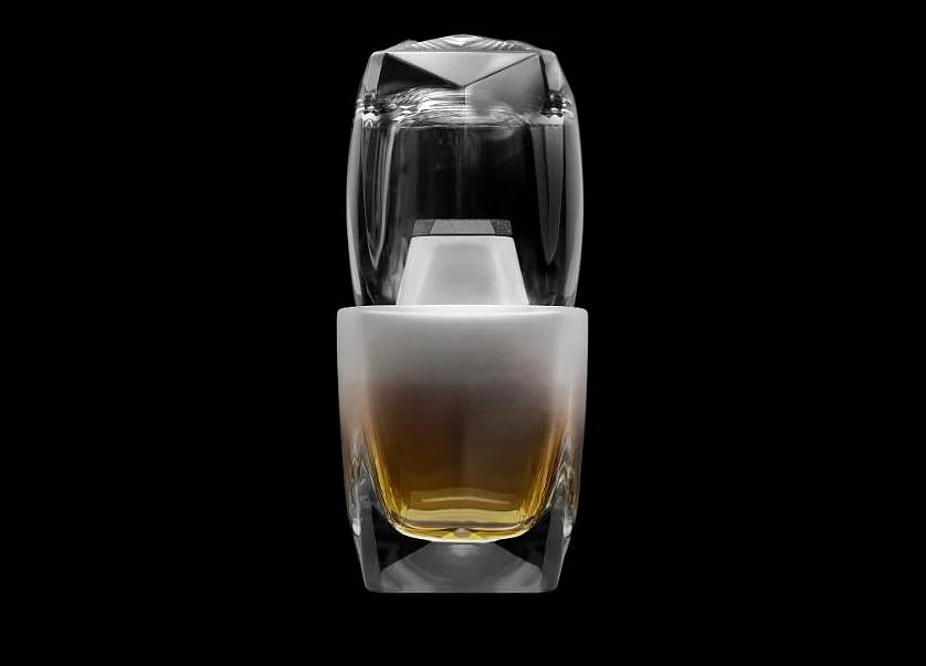 This Whiskey Decanter Works Like a Carafe, With Less Jangling