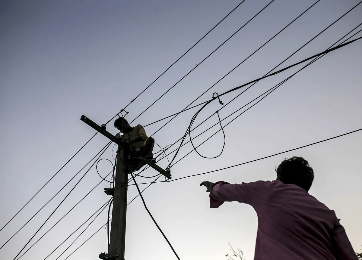 Modi to Spend $42 Billion to Revive Power Retailers