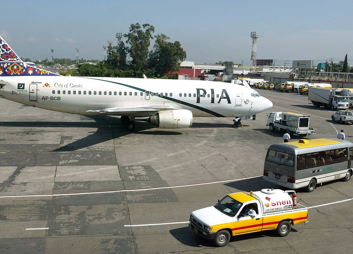 Deadly Crash and Fake Pilots Expose Pakistan’s Broken Airline